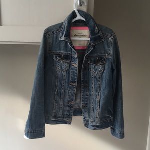 EUC Abercrombie Kids Denim Jacket 💙⚪️